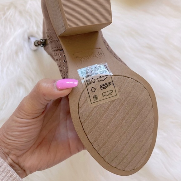 Perforated Tassel Zip Open Peep Toe Booties - Picture 6 of 10